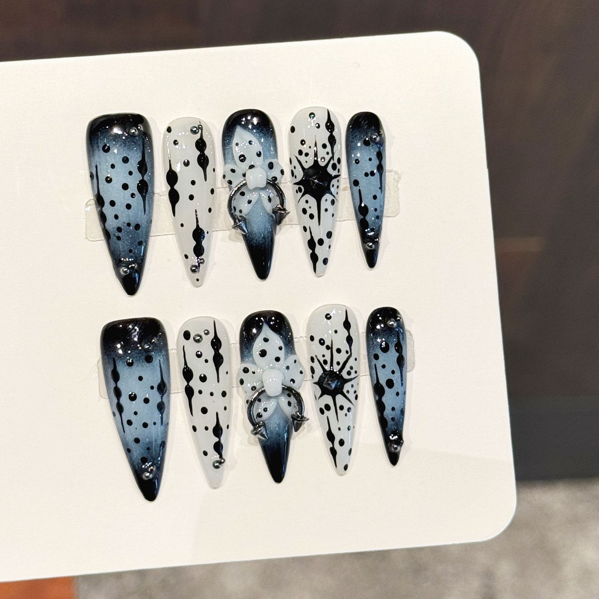 Resin Art Flowers - 10 szt. Gradientowe Niebieskie Sztuczne Paznokcie
