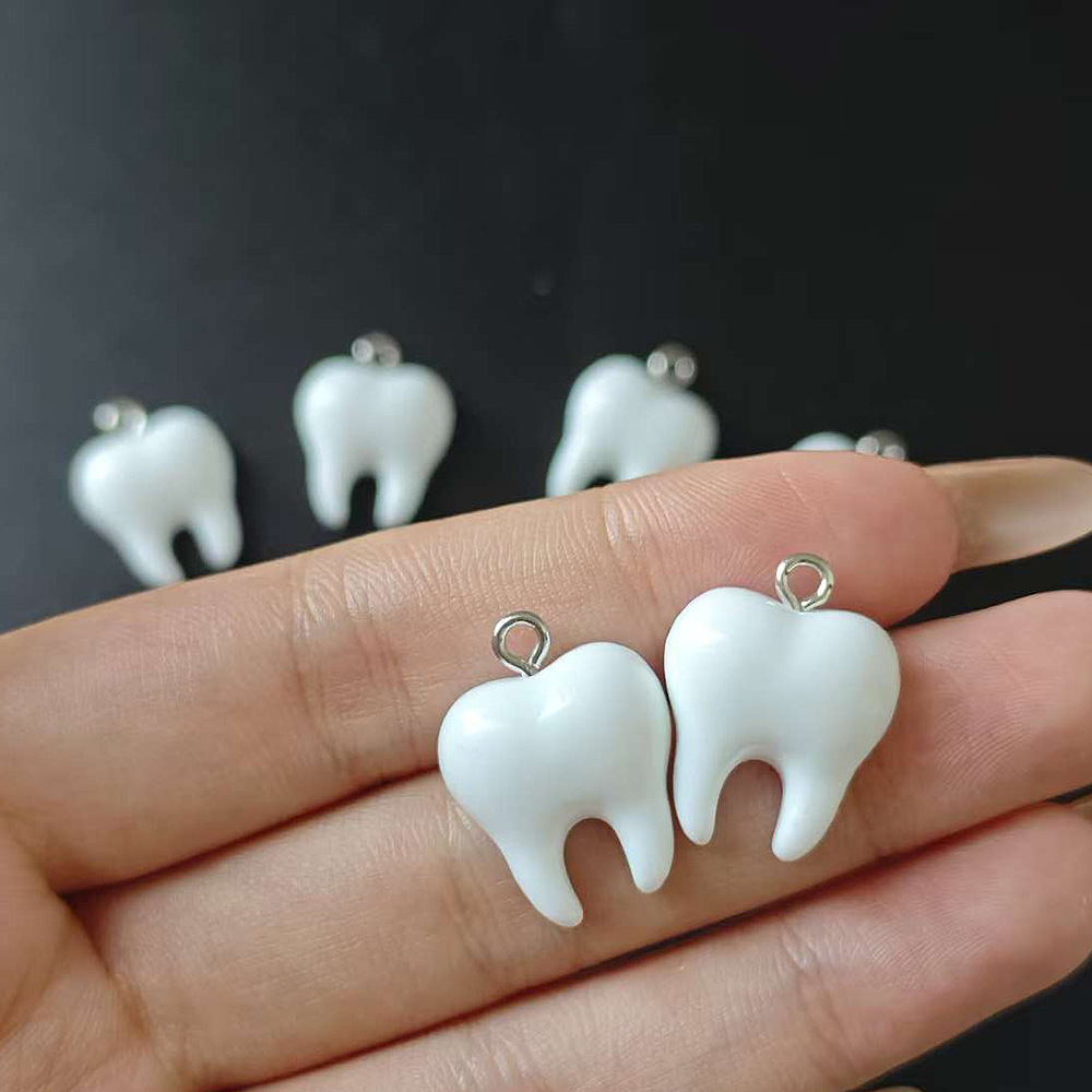 10 szt. Urocze białe zawieszki – Resin Art Essentials recenzja i cena