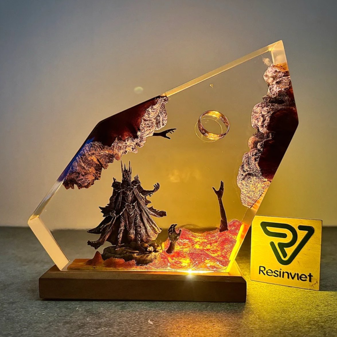 Lampa stołowa z żywicy z motyw – Resin Art Light recenzja i cena