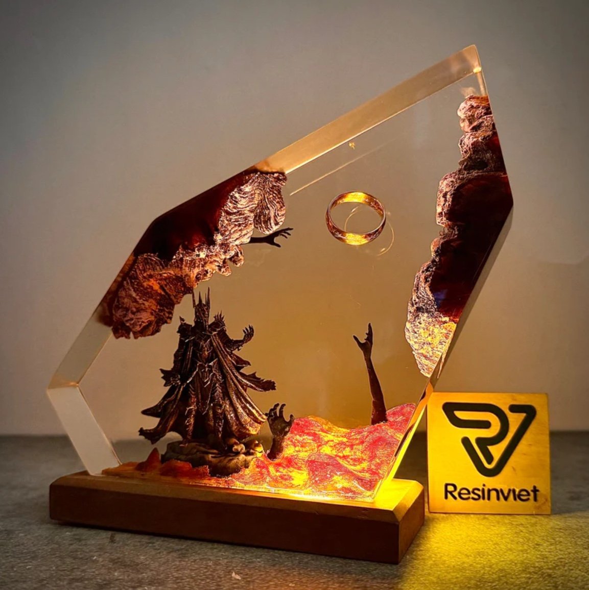 Lampa stołowa z żywicy z motyw – Resin Art Light recenzja i cena