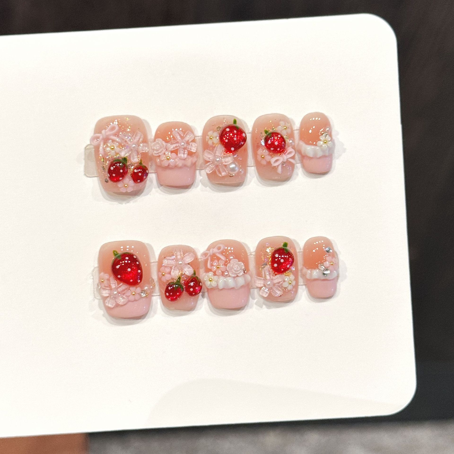 10 szt. Urocze czerwone paznok – Resin Art Flowers recenzja i cena